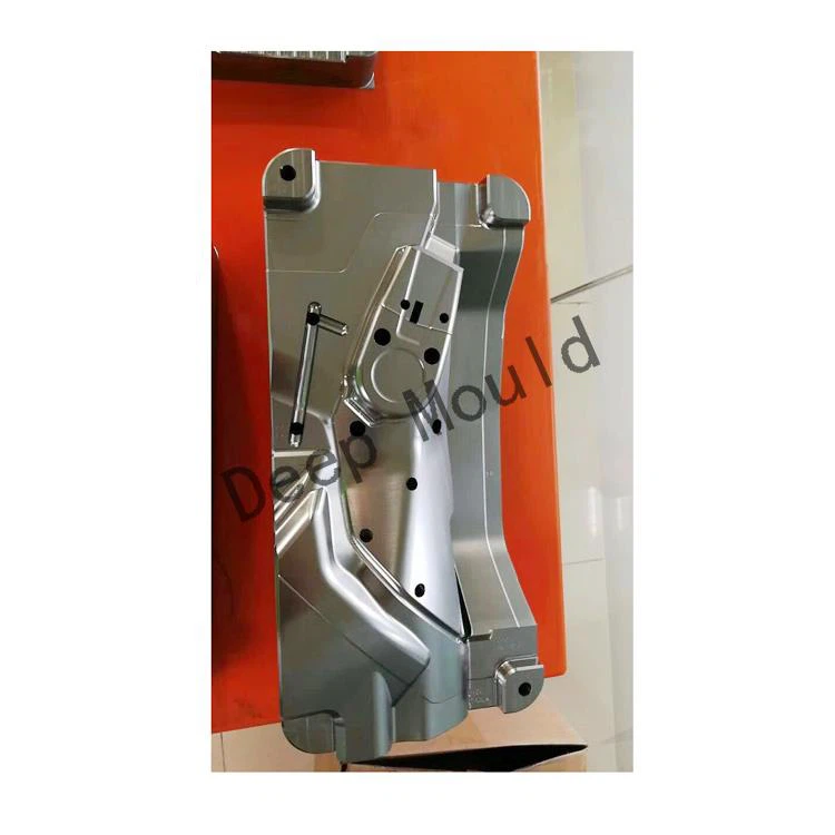 Mercedes-Benz Automotive mold reflector